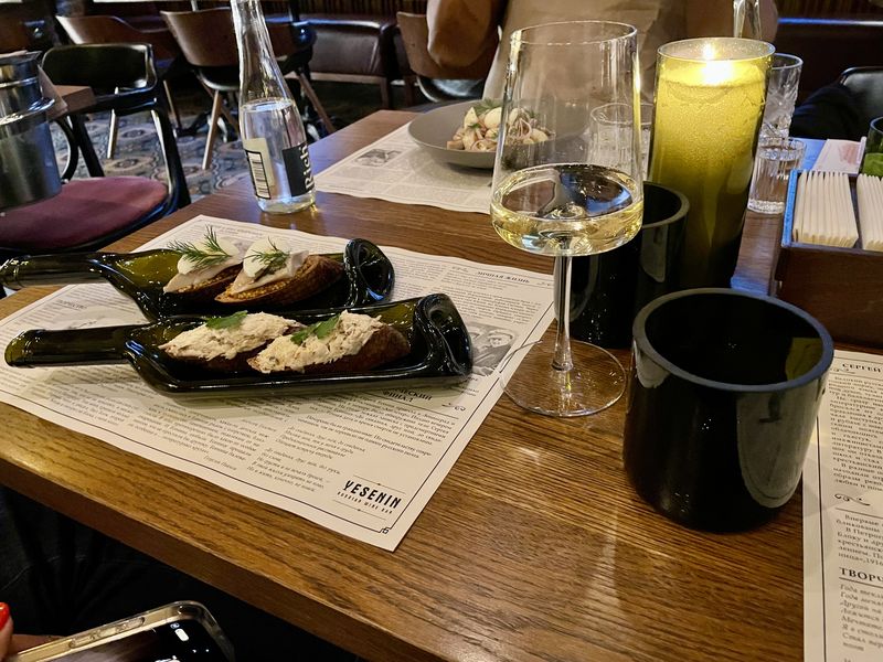 St.Petersburg restaurant in mototour