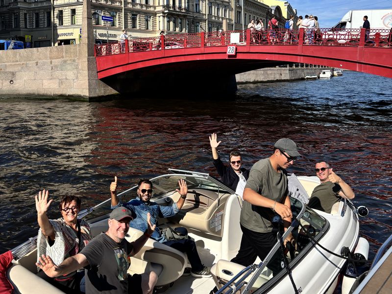 Canal Boat tour in St.Petersburg mototour